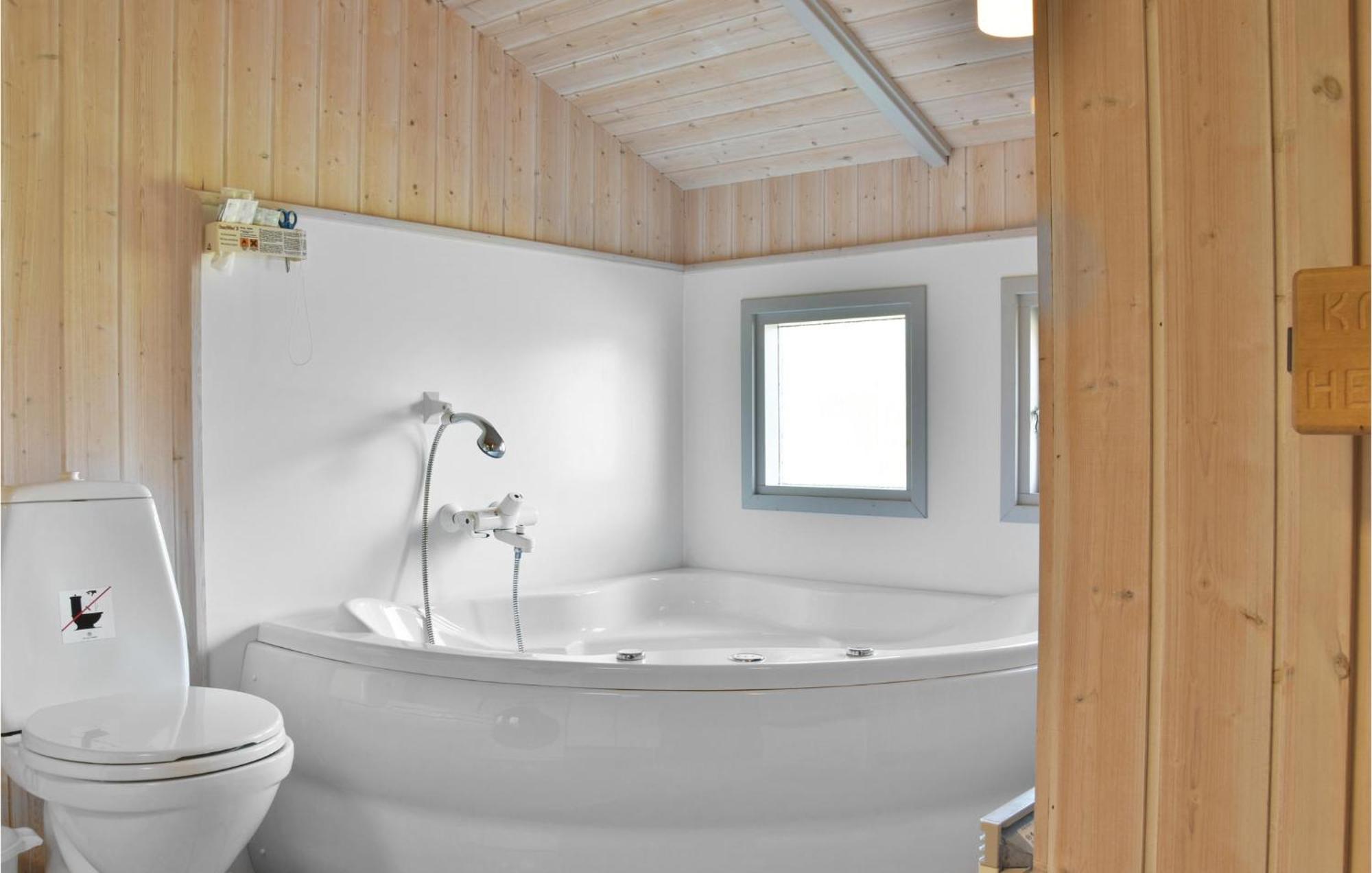 3 Bedroom Awesome Home In ヴィデ・サンデ エクステリア 写真